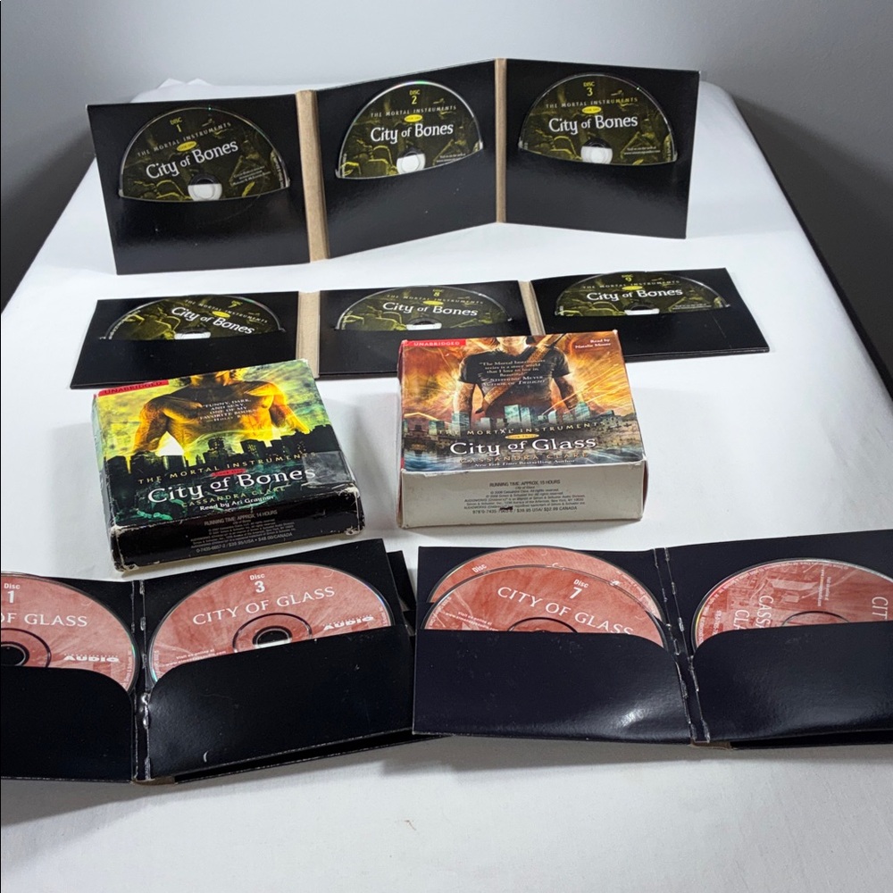 Audio Book Cds city of glass and city of bones by Cassandra Clarke commute book